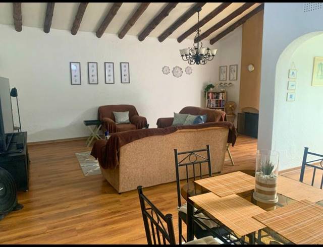 7 BEDROOM HOUSE FOR SALE IN FARRARMERE